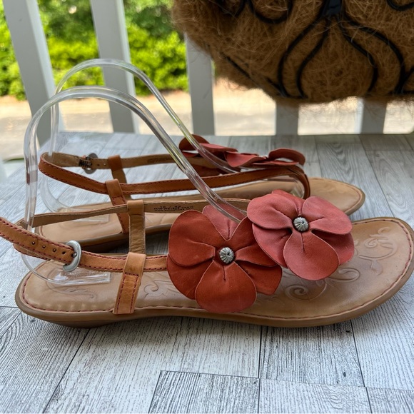 Born Shoes - Born gladiolus thong sandals Women’s size 10M/42 coral leather kitten heel *FLAW